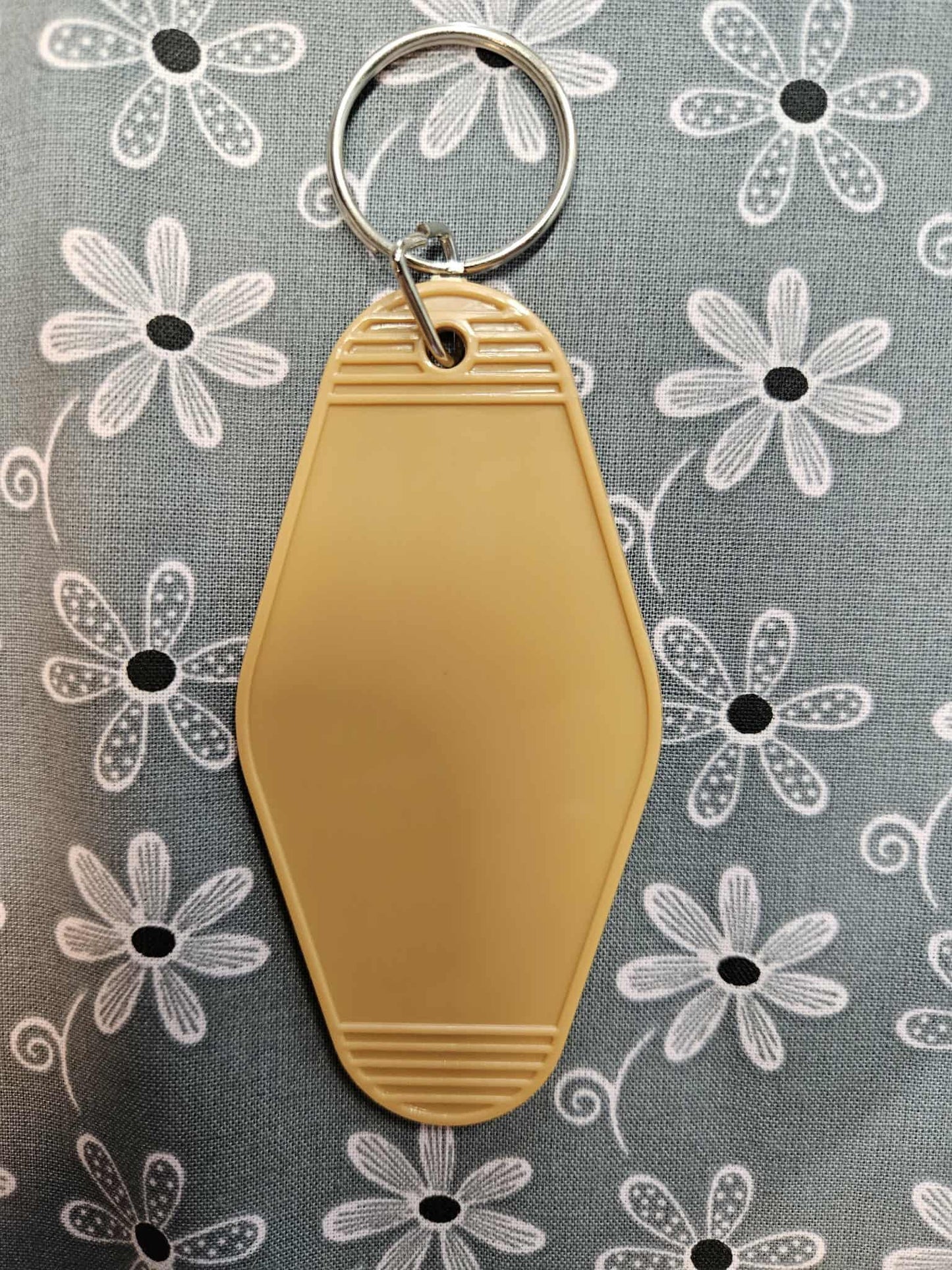 Retro Motel Keychain: Its A Throat Punch Kind Of Day - Joyfully Unique