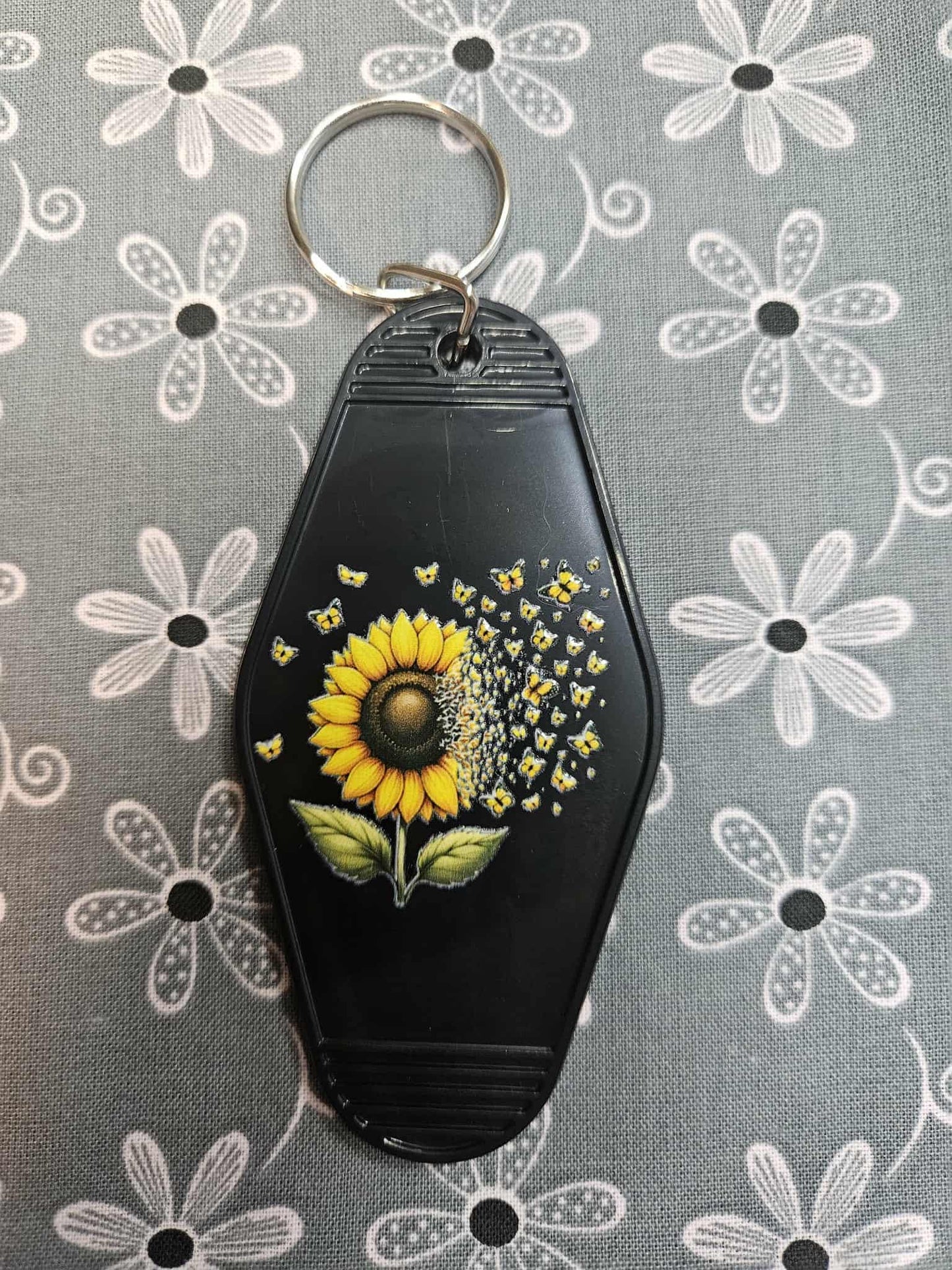 Retro Motel Keychain: Sunflower Butterflies