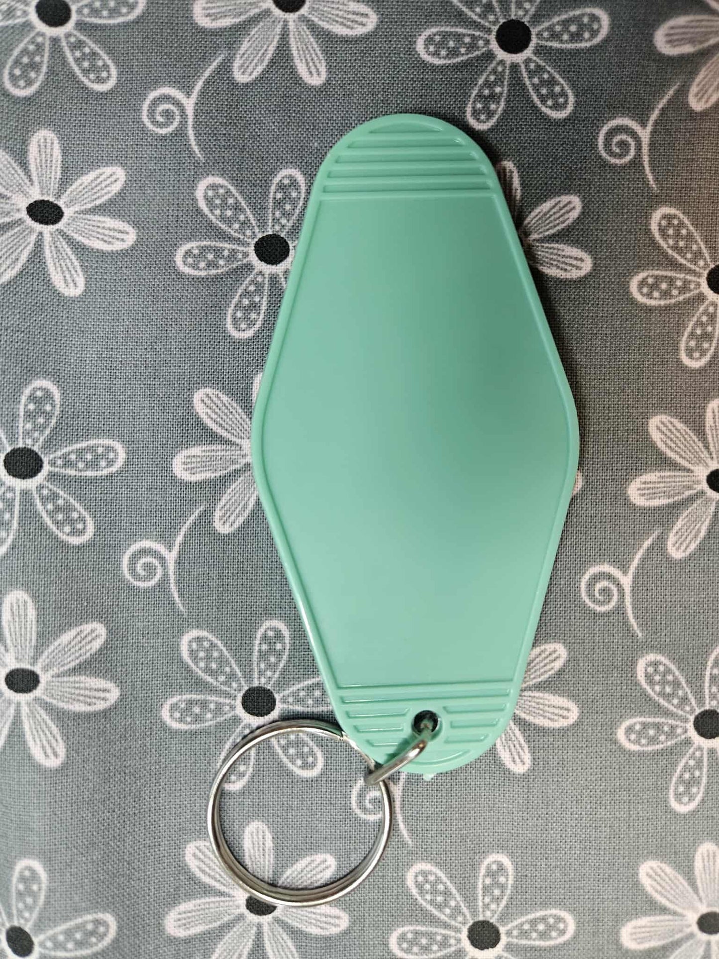 Retro Motel Keychain Daisy Flower - Mint Green Acrylic - Joyfully Unique