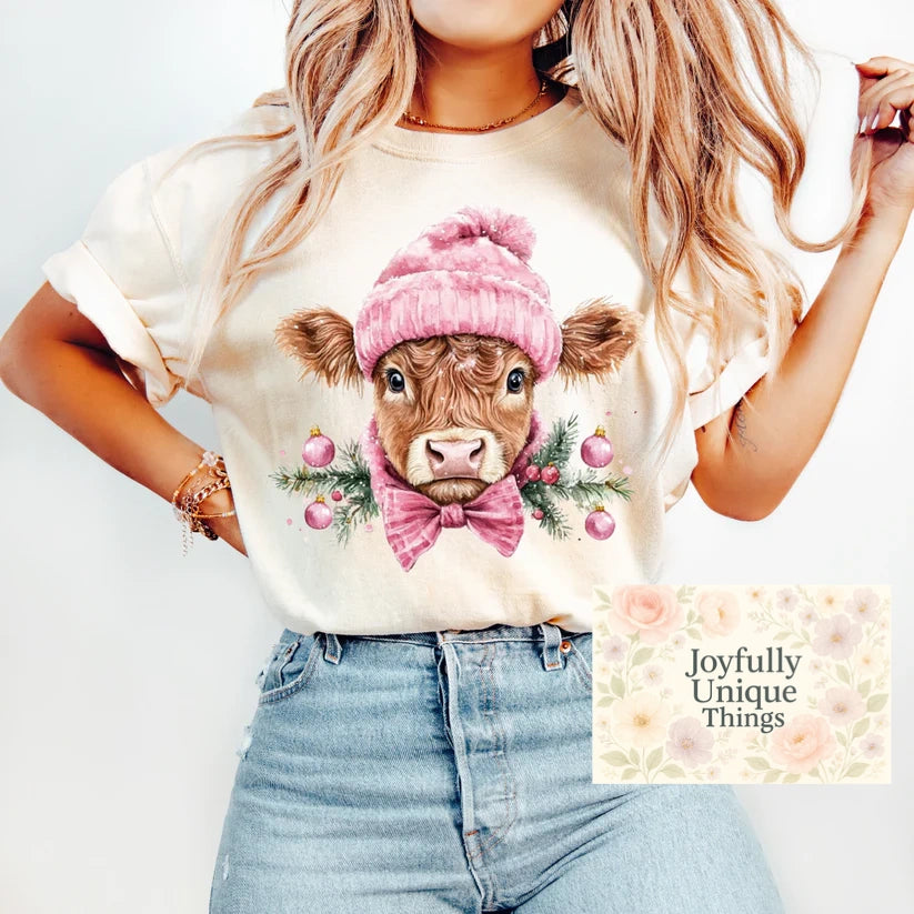 Short Sleeve T-Shirt Christmas Pink Stocking Cap & Bow Highland Cow
