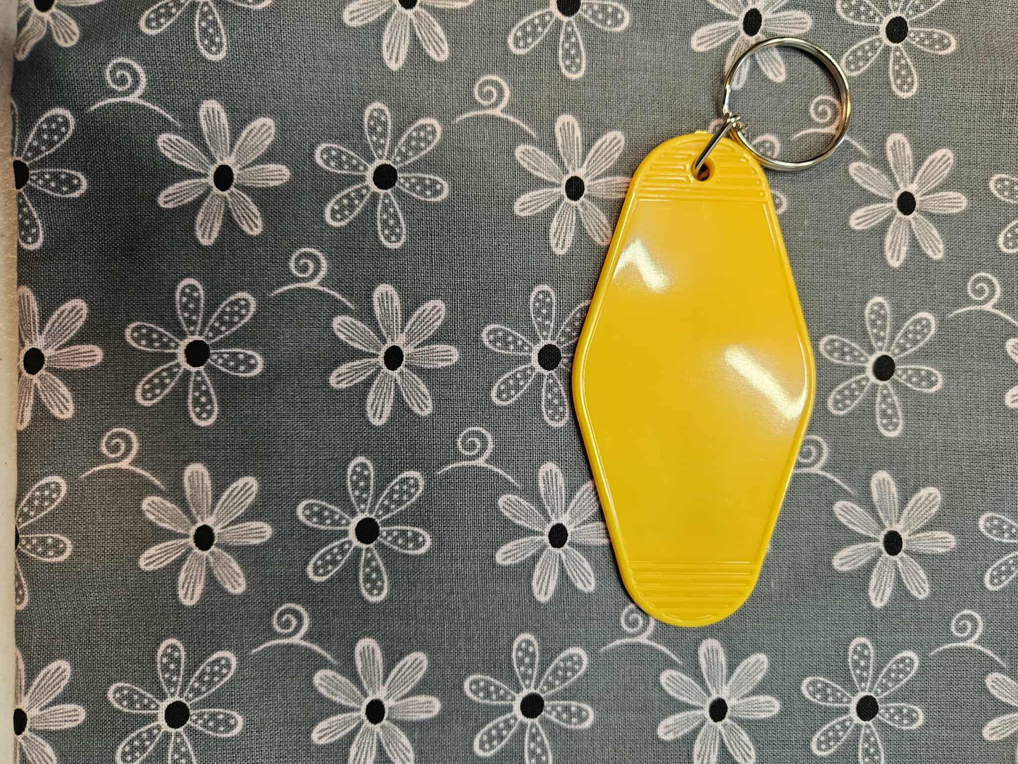 Retro Motel Keychain: I'm Not Snarky I'm Just Selectively Polite - Joyfully Unique