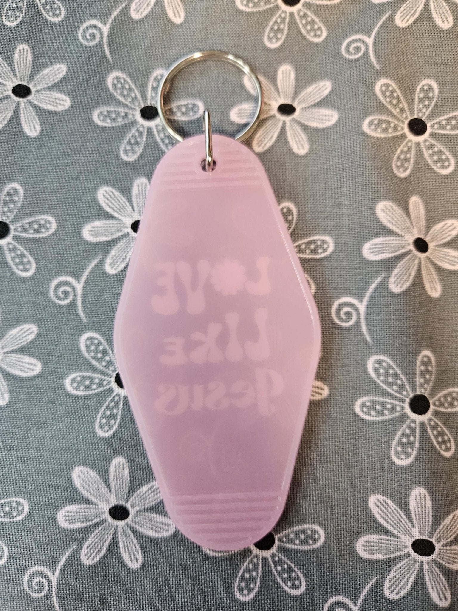 Retro Motel Keychain: Pink Acrylic Love Like Jesus Luggage Tag - Joyfully Unique
