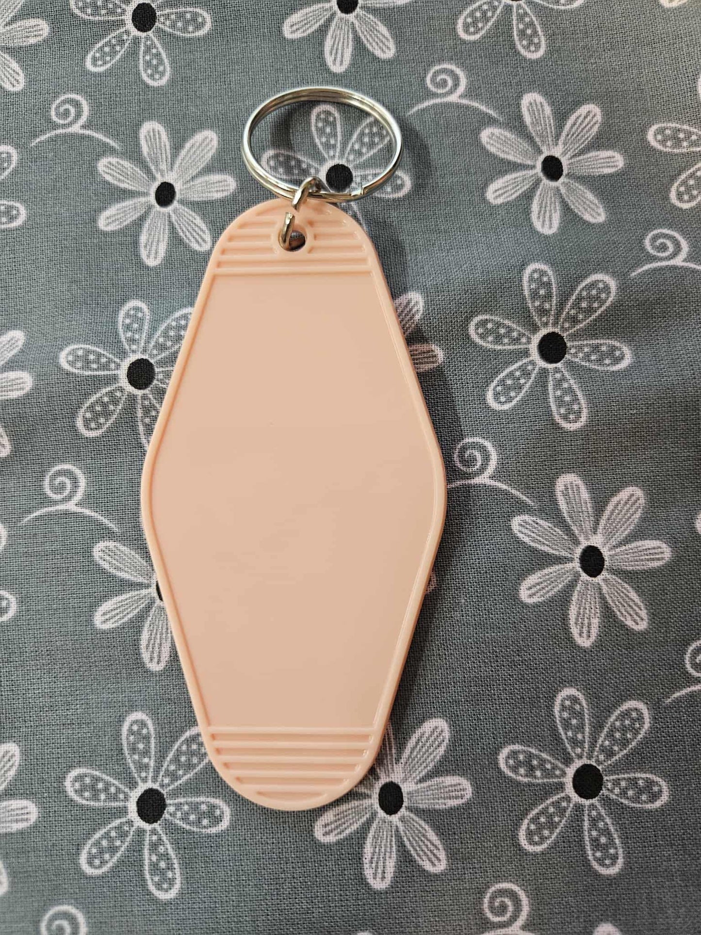 Retro Motel Keychain: Messy Car Club